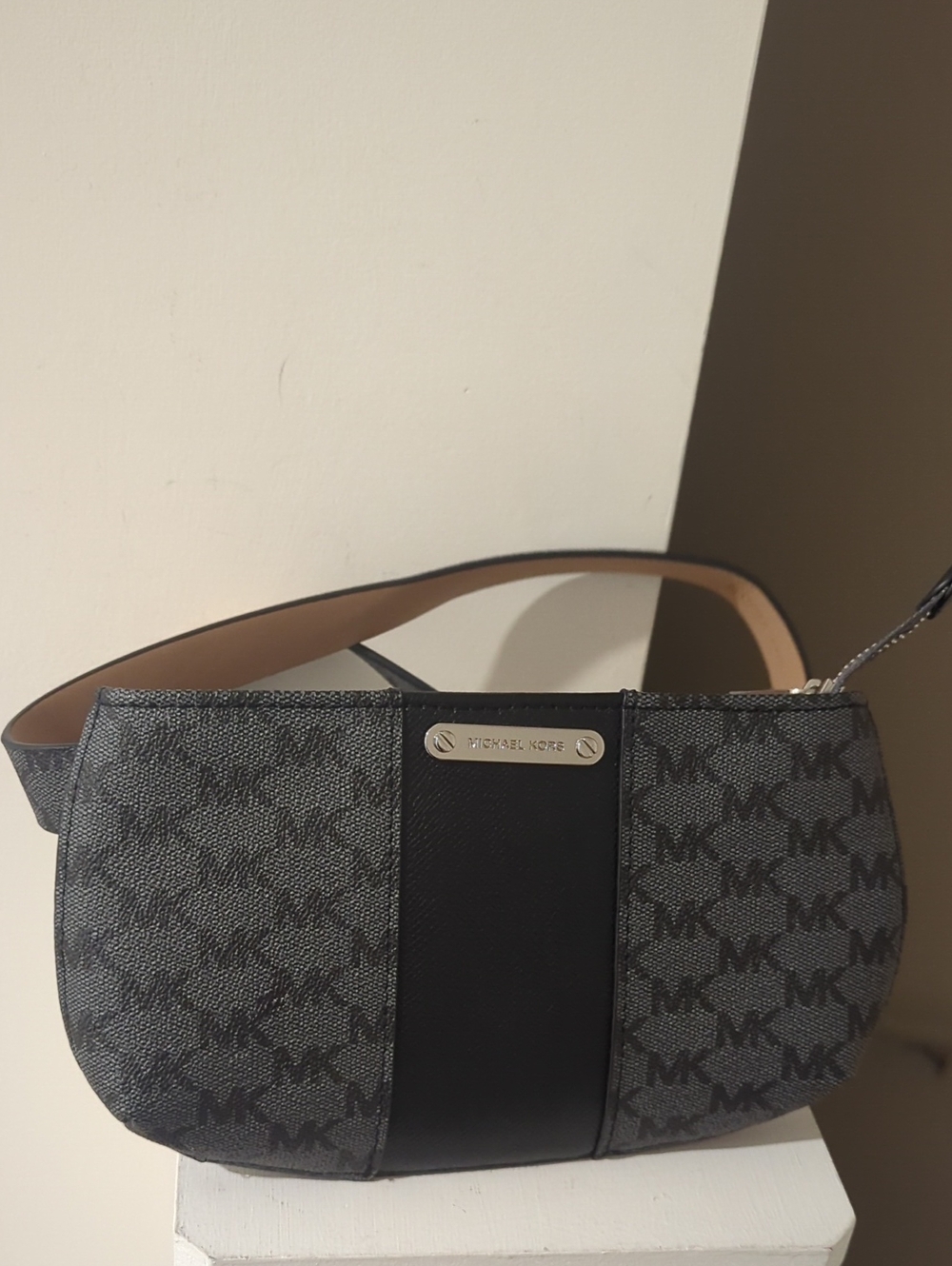 Michael Kors #556137 Gray and Black Silver Hardware Logo Belt Bag L-XL NWOT